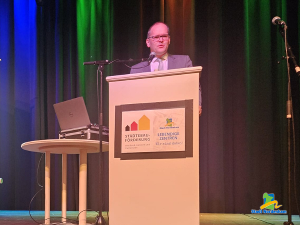 Grant Hendrik Tonne Jahnhalle 600x450